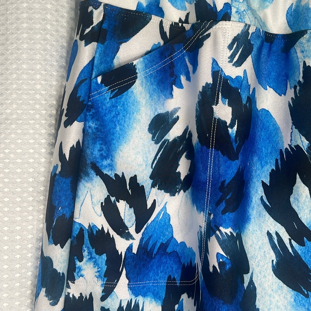 Women's Blue Printed Golf Skort - White Waistband - Picture 3 of 9